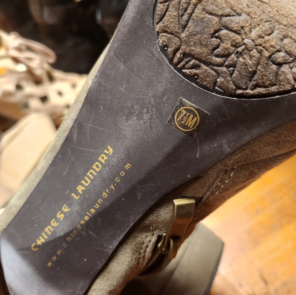 Heeled Booties - Picture 4 of 4